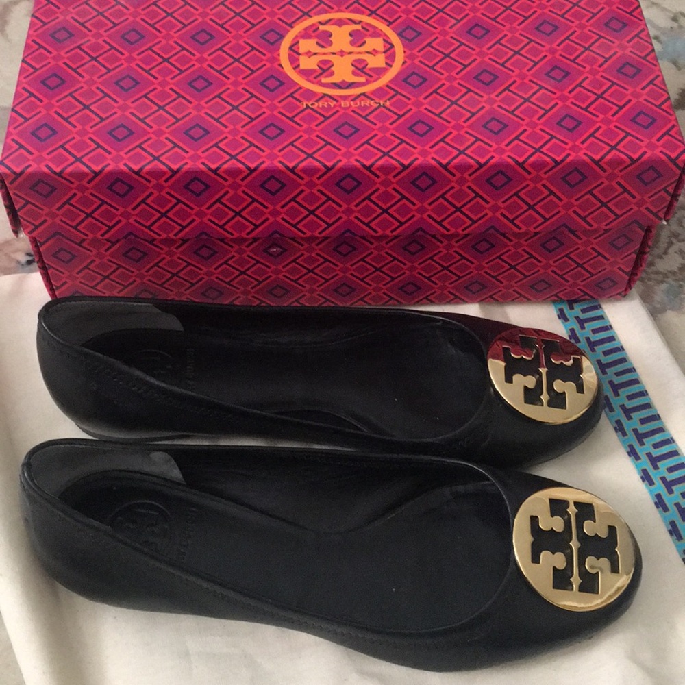 Tory Burch Reva flats!